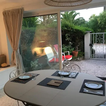 아파트 In A Historic *